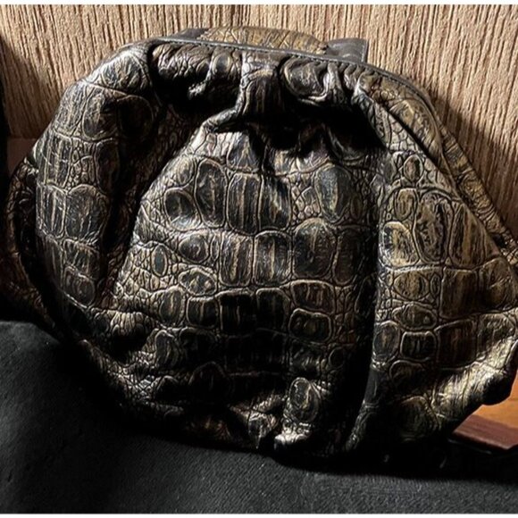 Vintage Sharif 80s croc-embossed metallic Leather Crossbody Clutch"dumpling" bag - Picture 2 of 4